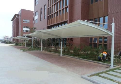 海口<font color='red'>膜結構車棚</font>【?？谌A能發(fā)展有限公司等】施工案例